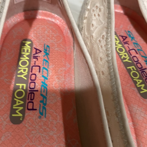 Skechers Eyelet Lace Shoes - Picture 3 of 5